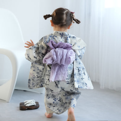 【ひよこ商店 kids 高級変わり織 子供浴衣3点セット（ゆかた・帯・下駄）女の子 きなりに青藤色の連なる小菊】 キッズ浴衣 国産生地 国内染色 （6510265601）