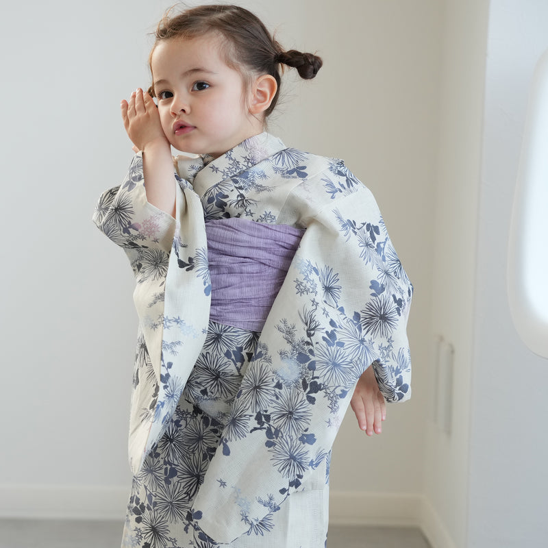 【ひよこ商店 kids 高級変わり織 子供浴衣3点セット（ゆかた・帯・下駄）女の子 きなりに青藤色の連なる小菊】 キッズ浴衣 国産生地 国内染色 （6510265601）