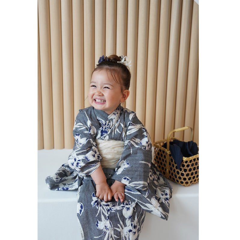 【utatane×Acka.  子供浴衣3点セット (kidsゆかた・帯・下駄 ) 鮫小紋と菖蒲 navy】Acka. (@acka_official)オリジナル 限定 コラボ  フリーサイズ 国産生地 国内染色　（6510266101）