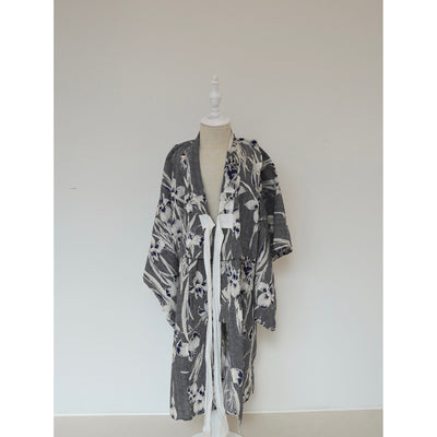【utatane×Acka.  子供浴衣3点セット (kidsゆかた・帯・下駄 ) 鮫小紋と菖蒲 navy】Acka. (@acka_official)オリジナル 限定 コラボ  フリーサイズ 国産生地 国内染色　（6510266101）