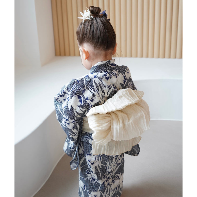 【utatane×Acka.  子供浴衣3点セット (kidsゆかた・帯・下駄 ) 鮫小紋と菖蒲 navy】Acka. (@acka_official)オリジナル 限定 コラボ  フリーサイズ 国産生地 国内染色　（6510266101）