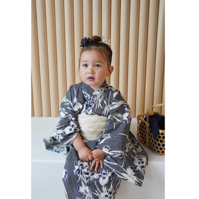 【utatane×Acka.  子供浴衣3点セット (kidsゆかた・帯・下駄 ) 鮫小紋と菖蒲 navy】Acka. (@acka_official)オリジナル 限定 コラボ  フリーサイズ 国産生地 国内染色　（6510266101）