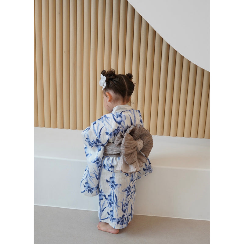 【utatane×Acka.  子供浴衣3点セット (kidsゆかた・帯・下駄 ) 鮫小紋と菖蒲 ivory】Acka. (@acka_official)オリジナル 限定 コラボ  フリーサイズ 国産生地 国内染色　（6510266301）