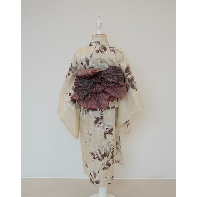 【utatane×Acka.  子供浴衣3点セット (kidsゆかた・帯・下駄 )  山茶花 beige 】Acka. (@acka_official)オリジナル 限定 コラボ  フリーサイズ 国産生地 国内染色　（6510266401）