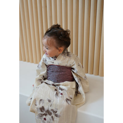 【utatane×Acka.  子供浴衣3点セット (kidsゆかた・帯・下駄 )  山茶花 beige 】Acka. (@acka_official)オリジナル 限定 コラボ  フリーサイズ 国産生地 国内染色　（6510266401）
