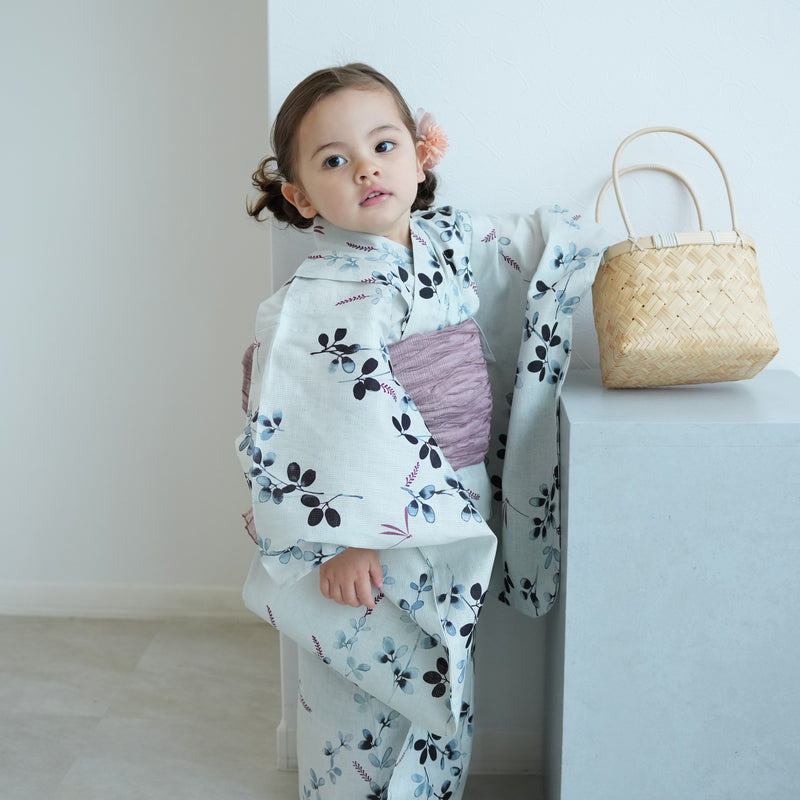 【utatane kids 高級変わり織 子供浴衣3点セット（ゆかた・帯・下駄）女の子 サイダー色に溶け込む萩とトンボ】 キッズ浴衣 国産生地 国内染色 （6510266501）