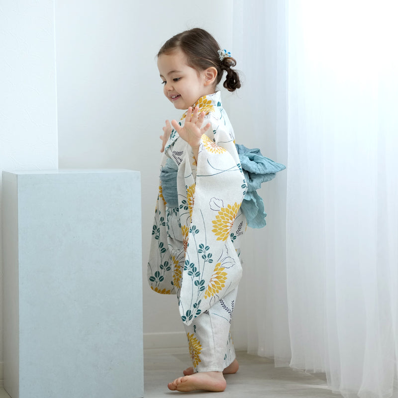 【utatane kids 高級変わり織 子供浴衣3点セット（ゆかた・帯・下駄）女の子 黄色の剣菊と萩】 キッズ浴衣 国産生地 国内染色 （6510267301）