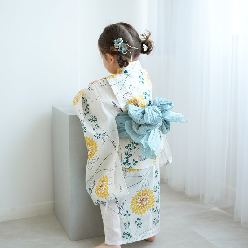 【utatane kids 高級変わり織 子供浴衣3点セット（ゆかた・帯・下駄）女の子 黄色の剣菊と萩】 キッズ浴衣 国産生地 国内染色 （6510267301）