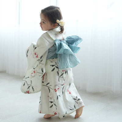 【ニコアンティーク kids 高級変わり織 子供浴衣3点セット（ゆかた・帯・下駄）女の子 オフホワイトに柘榴】 キッズ浴衣 国産生地 国内染色 （6510269901）