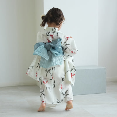 【ニコアンティーク kids 高級変わり織 子供浴衣3点セット（ゆかた・帯・下駄）女の子 オフホワイトに柘榴】 キッズ浴衣 国産生地 国内染色 （6510269901）