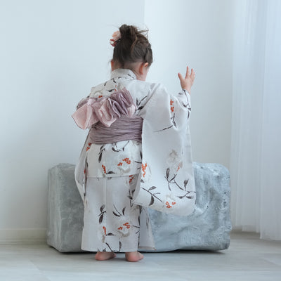 【ニコアンティーク kids 高級変わり織 子供浴衣3点セット（ゆかた・帯・下駄）女の子 淡いグレーに柘榴】 キッズ浴衣 国産生地 国内染色 （6510270301）