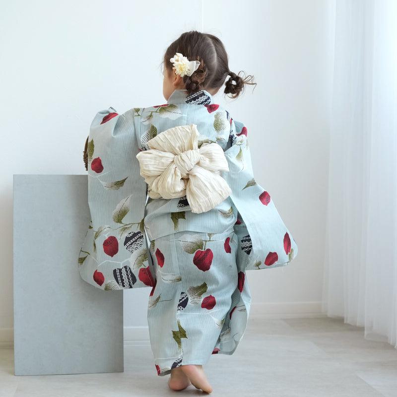【ニコアンティーク kids 高級変わり織 子供浴衣3点セット（ゆかた・帯・下駄）女の子 縞々ブルーに赤のほおずき】 キッズ浴衣 国産生地 国内染色 （6510270901）