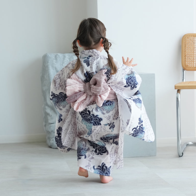 【utatane kids 高級変わり織 子供浴衣3点セット（ゆかた・帯・下駄）女の子 うたかたの紺ぼかし乱菊】 キッズ浴衣 国産生地 国内染色 （6510272701）