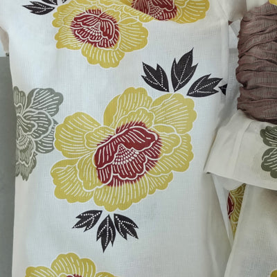 【utatane kids 高級変わり織 子供浴衣3点セット（ゆかた・帯・下駄）女の子 くちなし色と翡翠色の牡丹】 キッズ浴衣 国産生地 国内染色 （6510273101）