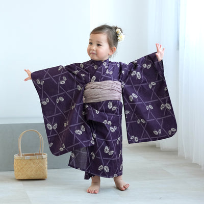 【ニコアンティーク kids 高級変わり織 子供浴衣3点セット（ゆかた・帯・下駄）女の子 紫にかごめ絞り柄の紋白蝶】 キッズ浴衣 国産生地 国内染色 （6510273901）