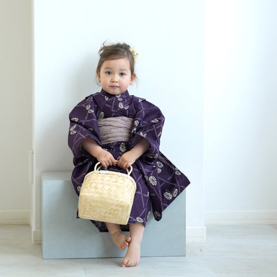 【ニコアンティーク kids 高級変わり織 子供浴衣3点セット（ゆかた・帯・下駄）女の子 紫にかごめ絞り柄の紋白蝶】 キッズ浴衣 国産生地 国内染色 （6510273901）