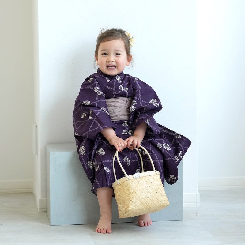 【ニコアンティーク kids 高級変わり織 子供浴衣3点セット（ゆかた・帯・下駄）女の子 紫にかごめ絞り柄の紋白蝶】 キッズ浴衣 国産生地 国内染色 （6510273901）