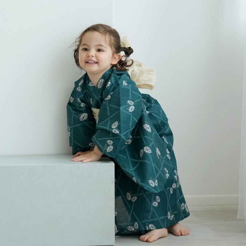【ニコアンティーク kids 高級変わり織 子供浴衣3点セット（ゆかた・帯・下駄）女の子 碧にかごめ絞り柄の紋白蝶】 キッズ浴衣 国産生地 国内染色 （6510274301）