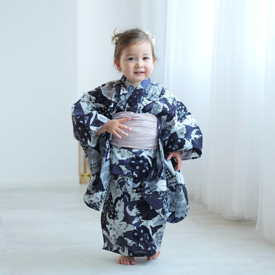 【ニコアンティーク kids 高級変わり織 子供浴衣3点セット（ゆかた・帯・下駄）女の子 幻想戯曲 ネイビー】 キッズ浴衣 国産生地 国内染色 （6510281601）