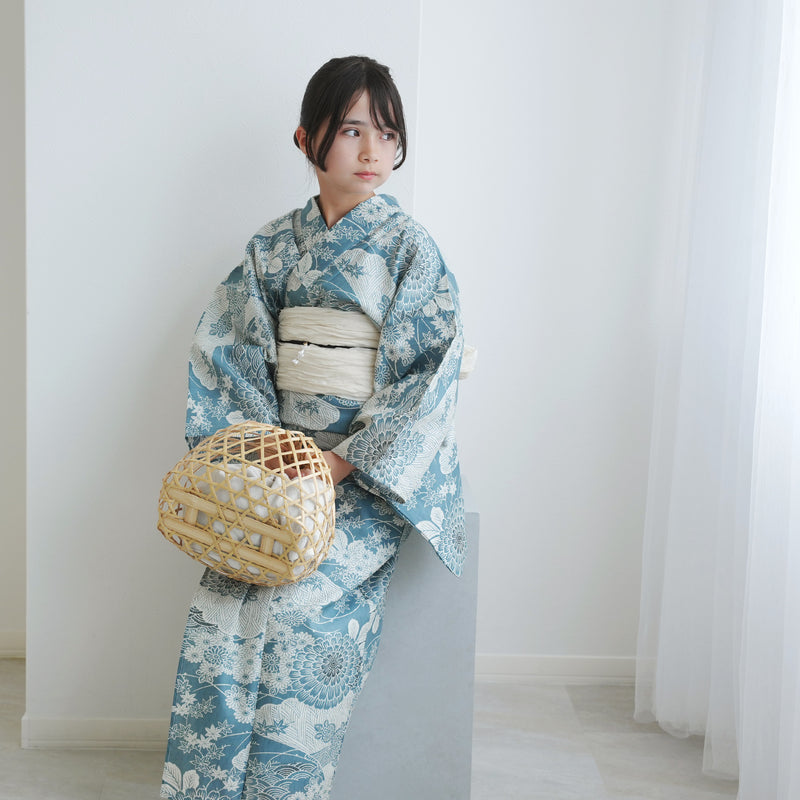 【ひよこ商店  高級変わり織 浴衣3点セット（ゆかた・帯・下駄） 青碧色に菊爛漫】ジュニア・低身長コーデ 女の子 140-150cm 国産生地 国内染色（6538265401）