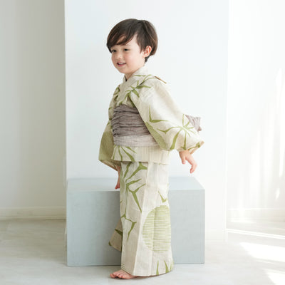 【utatane×注染工房 kids 日本製小幅生地使用 子供浴衣3点セット（ゆかた・帯・下駄） 男の子  先染めベージュに抹茶の麻の葉 】 国産 （6562190701）