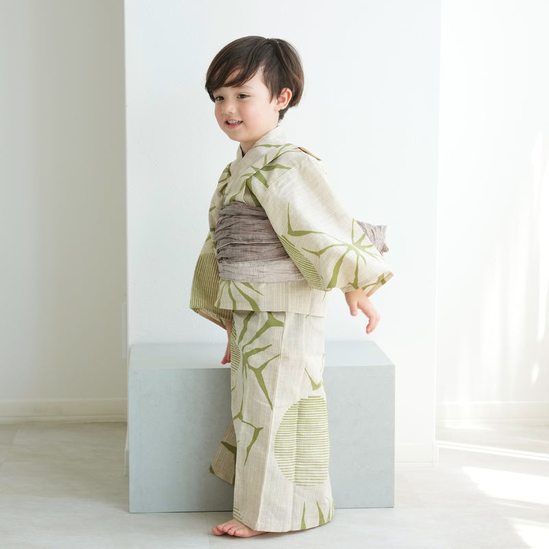 【utatane×注染工房 kids 日本製小幅生地使用 子供浴衣3点セット（ゆかた・帯・下駄） 男の子  先染めベージュに抹茶の麻の葉 】 国産 （6562190701）