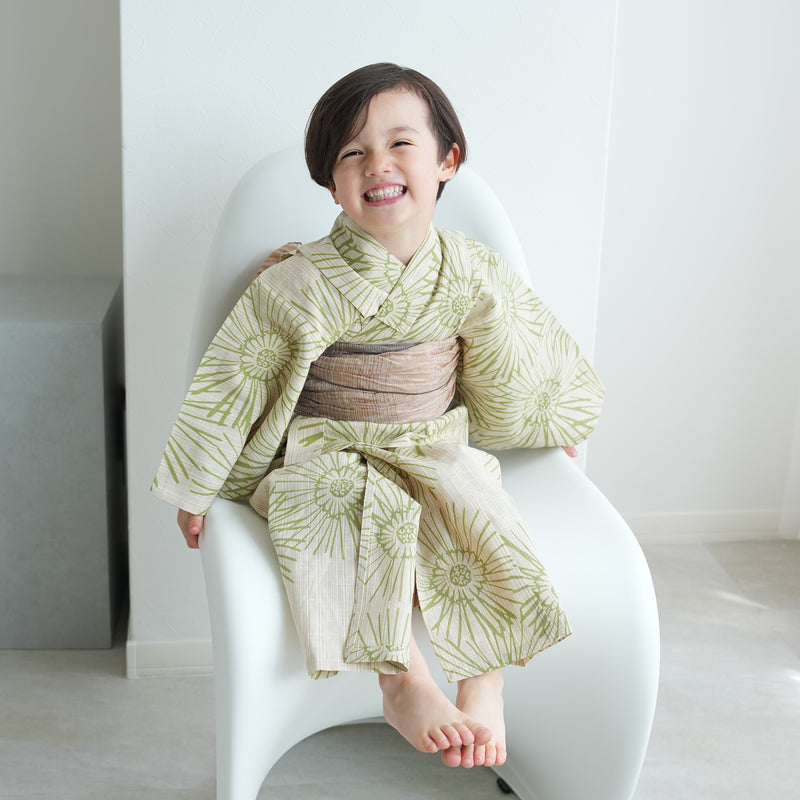 【utatane×注染工房 kids 日本製小幅生地使用 子供浴衣3点セット（ゆかた・帯・下駄） 男の子  先染めベージュにはじける抹茶】 国産 （6562190901）
