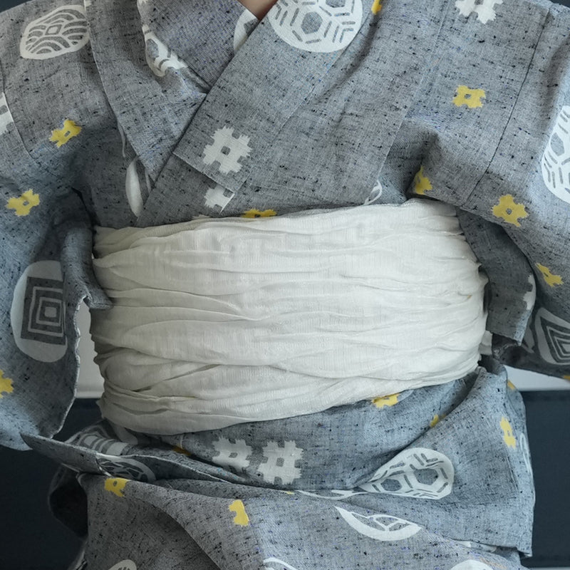 【utatane×注染工房 kids 日本製小幅生地使用 子供浴衣3点セット（ゆかた・帯・下駄） 男の子  グレーに井桁】 国産 （6562191001）