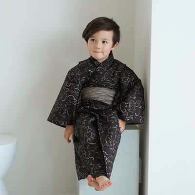 【ニコアンティーク kids 高級変わり織 子供浴衣3点セット（ゆかた・帯・下駄）男の子 墨黒に干支】 キッズ浴衣 国産生地 国内染色 （6562270701）