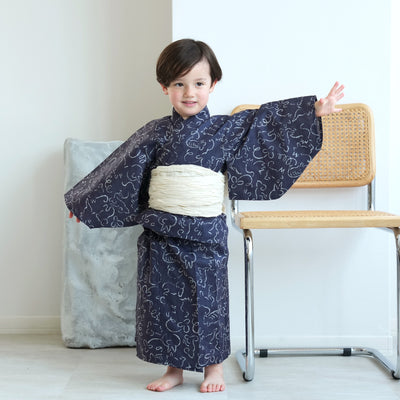 【ニコアンティーク kids 高級変わり織 子供浴衣3点セット（ゆかた・帯・下駄）男の子 紺地に干支】 キッズ浴衣 国産生地 国内染色 （6562271101）