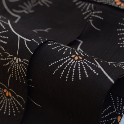 【utatane kids 高級変わり織 子供浴衣3点セット（ゆかた・帯・下駄）男の子  黒地にシックな松花火】 キッズ浴衣 国産生地 国内染色 （6562276801）