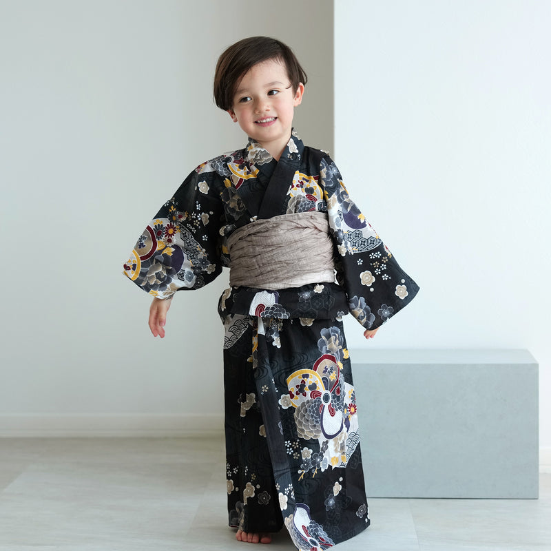 【ニコアンティーク kids 高級変わり織 子供浴衣3点セット（ゆかた・帯・下駄）男の子 大正浪漫ブラックに夢幻ねじり梅】 キッズ浴衣 国産生地 国内染色 （6562281701）