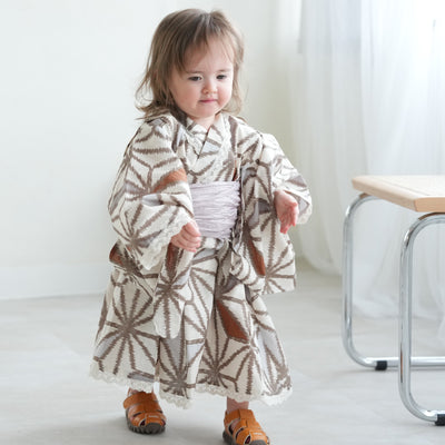 【ひよこ商店  高級変わり織 子供浴衣ドレス2点セット ブラウン麻の葉】レース付き 浴衣ワンピース/兵児帯 女の子 110cm（6600214401）