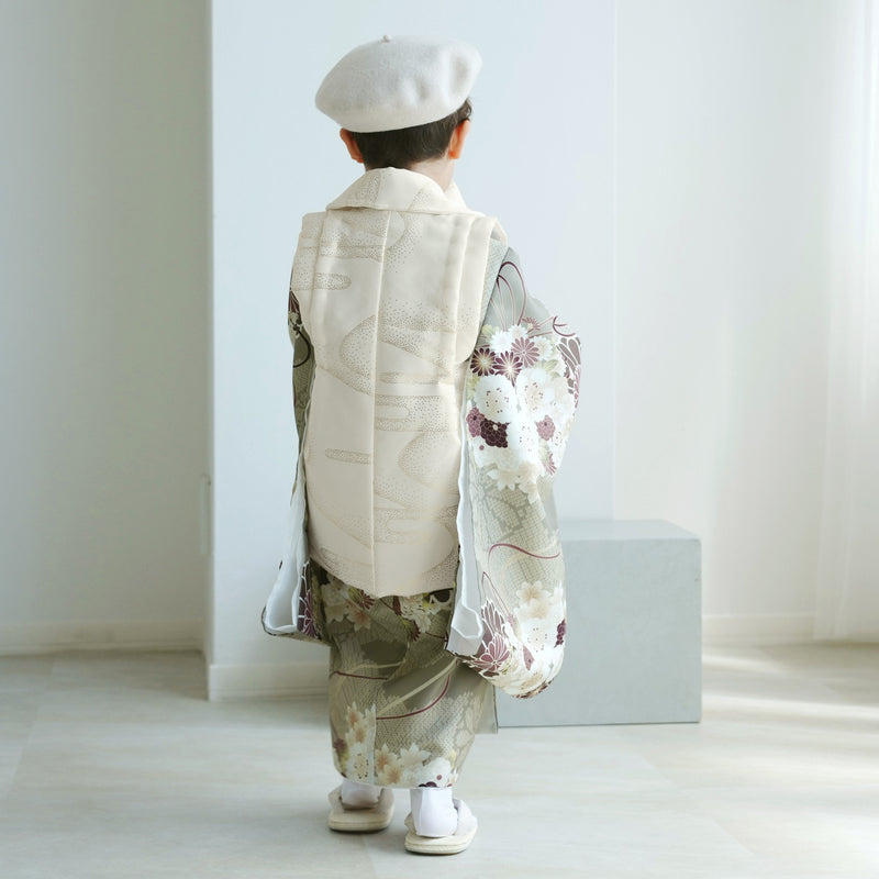 【七五三着物 3歳 男の子 被布セット】販売品 クリーム金彩×翡翠の菊重ね ひよこ商店 ベレー帽つき（6716606300）