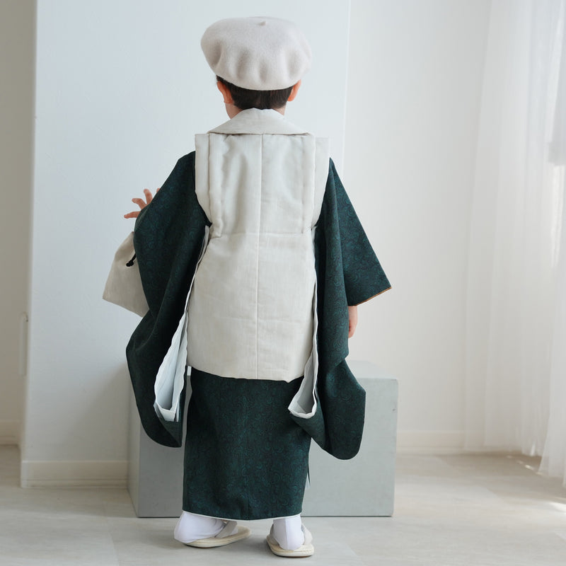 【七五三着物 3歳 男の子 被布セット】販売品 象牙色ジャガード×深緑ダマスク ひよこ商店 ベレー帽つき（6716606400）
