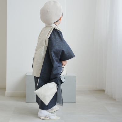 【七五三着物 3歳 男の子 被布セット】販売品 象牙色ジャガード×藍鉄ダマスク ひよこ商店 ベレー帽つき（6716606500）