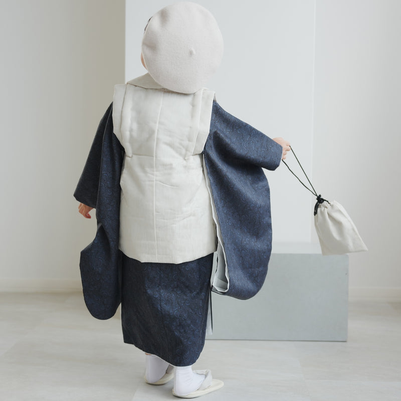 【七五三着物 3歳 男の子 被布セット】販売品 象牙色ジャガード×藍鉄ダマスク ひよこ商店 ベレー帽つき（6716606500）