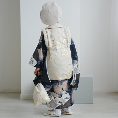 【七五三着物 3歳 男の子 被布セット】販売品 ベージュ金彩×ネイビー七宝 ひよこ商店 ベレー帽つき（6716606800）