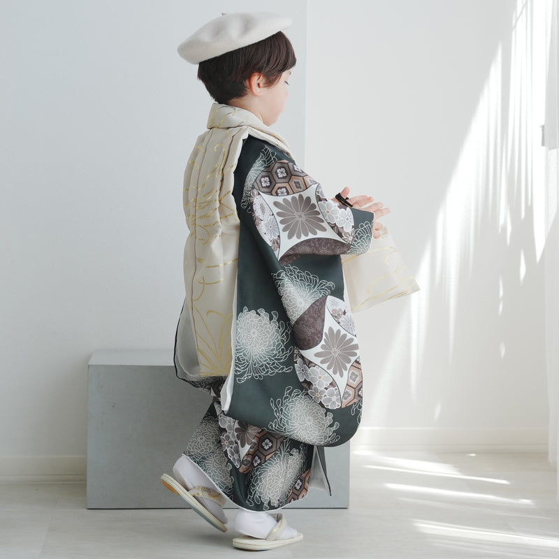【七五三着物 3歳 男の子 被布セット】販売品 ベージュ金彩×グリーン七宝 ひよこ商店 ベレー帽つき（6716606900）