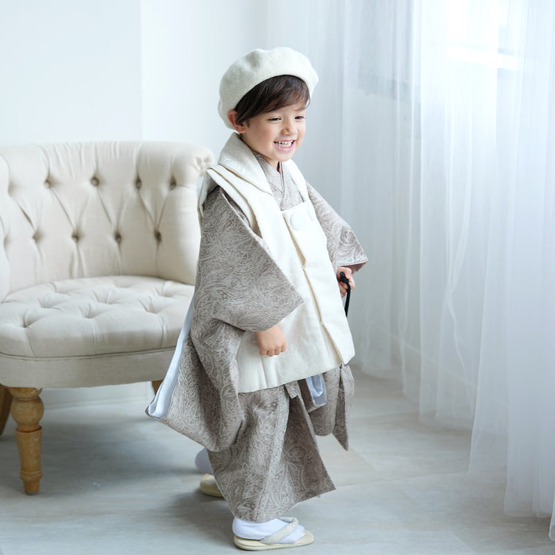 【七五三着物 3歳 男の子 被布セット】販売品 子供  三つ身 お祝い着  ジャガードペイズリー オフホワイト×ベージュ（6716607200）
