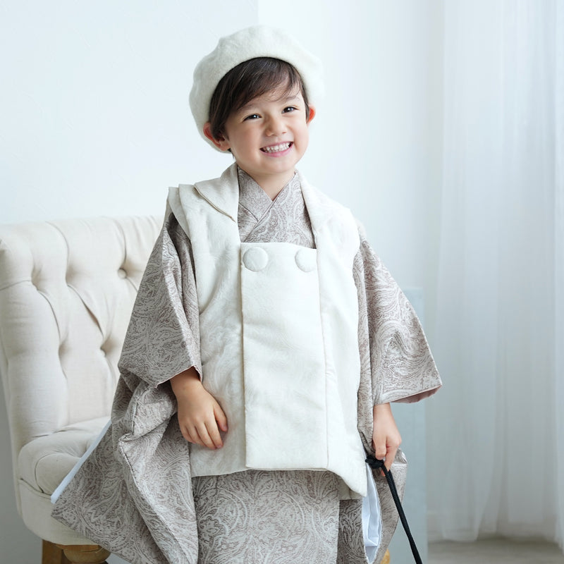 【七五三着物 3歳 男の子 被布セット】販売品 子供  三つ身 お祝い着  ジャガードペイズリー オフホワイト×ベージュ（6716607200）
