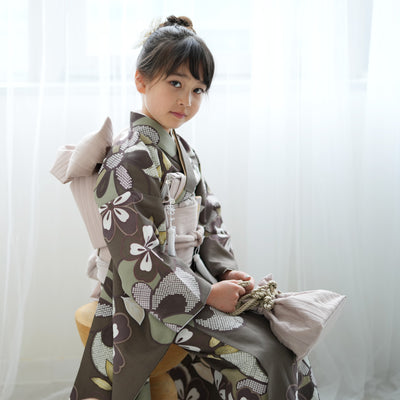 七五三 7歳 女の子 ひよこ商店 着物 日本製作り帯 子供 kids 四つ身 お祝い着 ブラウンねじり梅（6728608400）
