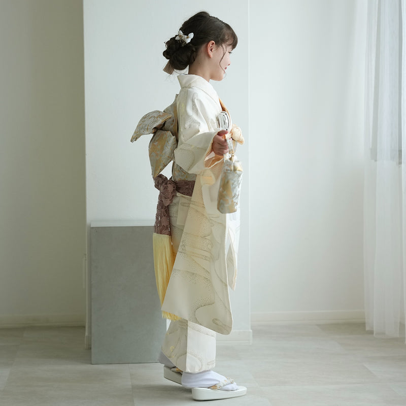 【七五三着物 7歳 女の子 着物セット】販売品 四つ身 クリーム金彩・流水 ひよこ商店（6728613800）