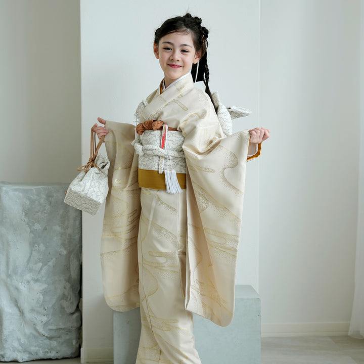 新品　七五三　7歳　お着物 七五三着物 7歳 女の子 着物セット】販売品 四つ身 ベージュ金彩・流水