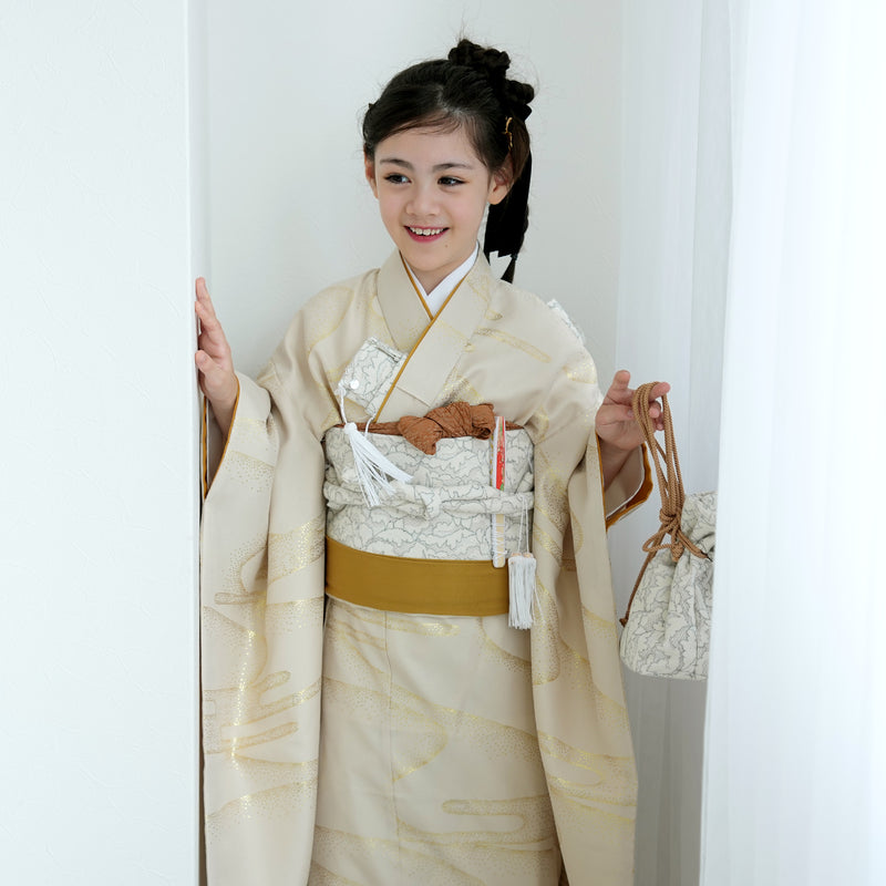 【七五三着物 7歳 女の子 着物セット】販売品 四つ身 ベージュ金彩・流水 ひよこ商店（6728614100）