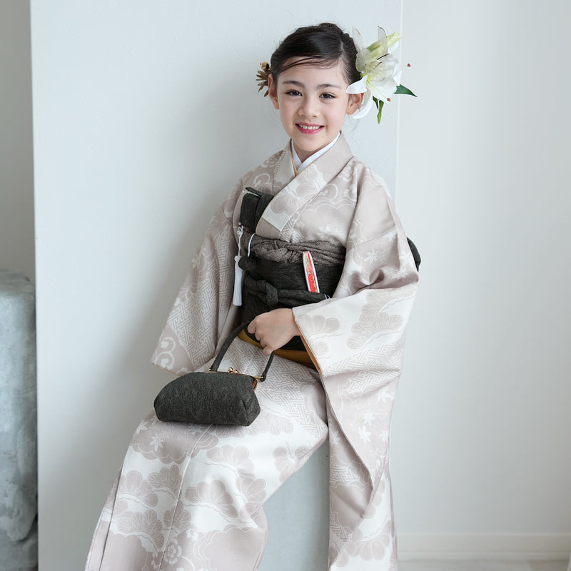 【七五三着物 7歳 女の子 着物セット】販売品 四つ身 ベージュ松文様 ひよこ商店（6728614300）