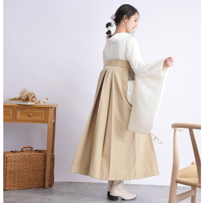 【リサイクル着物】 2尺袖着物 袴 2点セット 販売品 中古 USED レース オフ白系 袴87cm（身長145-152cm） 小学生 ジュニア 低身長コーデ 重ね衿縫い付済 （6733702811）【中古販売】