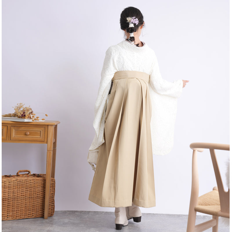 【リサイクル着物】 2尺袖着物 袴 2点セット 販売品 中古 USED レース オフ白系 袴87cm（身長145-152cm） 小学生 ジュニア 低身長コーデ 重ね衿縫い付済 （6733702811）【中古販売】