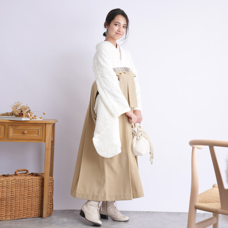 【リサイクル着物】 2尺袖着物 袴 2点セット 販売品 中古 USED レース オフ白系 袴87cm（身長145-152cm） 小学生 ジュニア 低身長コーデ 重ね衿縫い付済 （6733702811）【中古販売】
