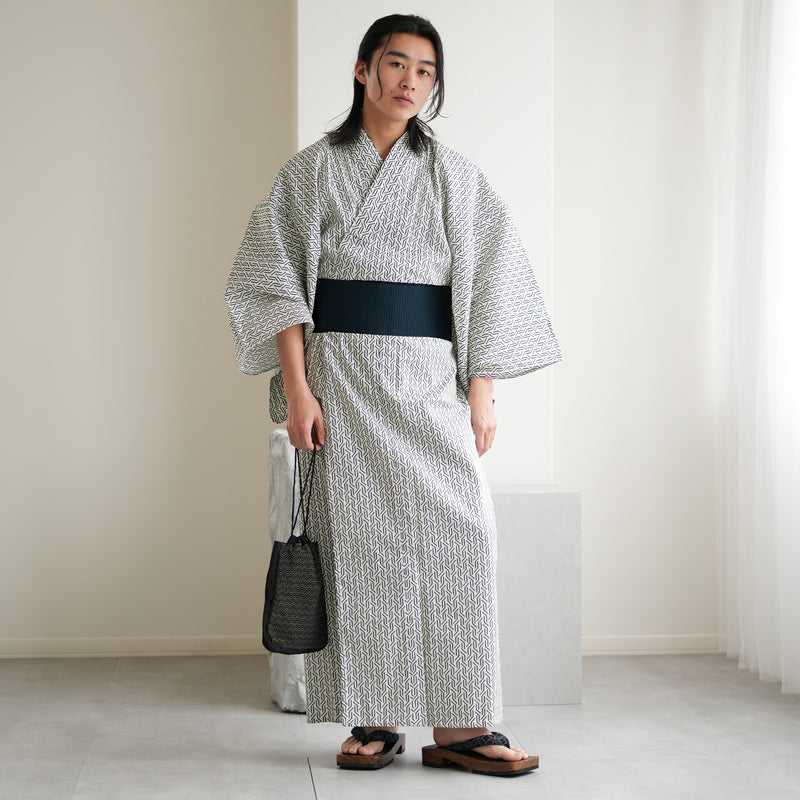 【高級変わり織 メンズ浴衣3点セット ( ゆかた・帯・下駄 )  白黒の幾何学】日本製角帯  国産生地 国内染色 キシダイキ(@daiki_kishi_)さん着用！ （7361726201）
